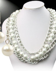 Chic Pearl Necklace Set