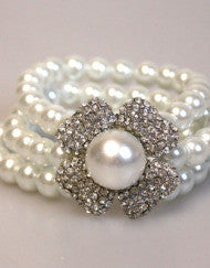 Pretty Pearl Flower Bracelet